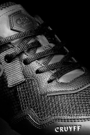 Superbia Sneaker*