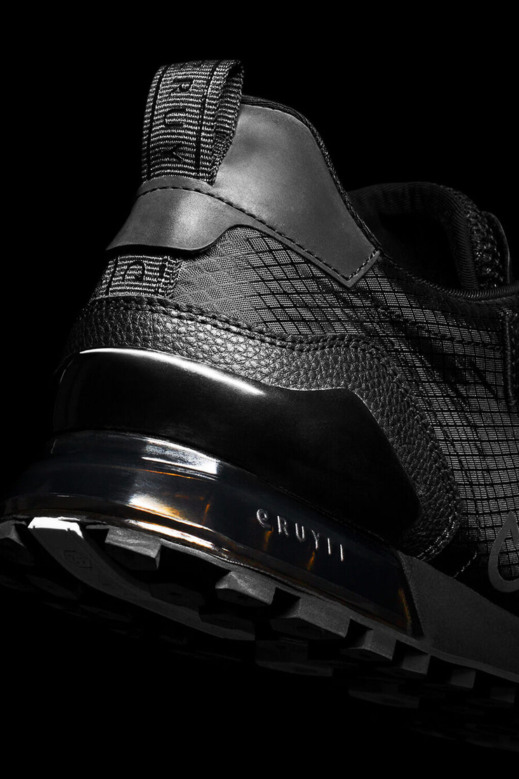 Superbia Sneaker*